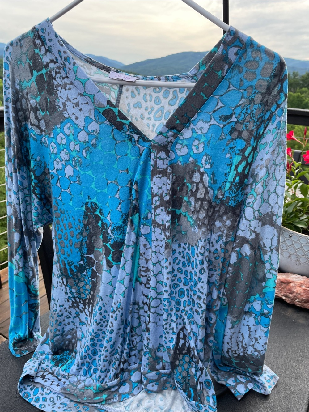 Blue & Gray Animal Print V-Neck Long Sleeve Top